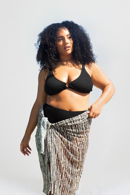 Fashion-szn Curve Print Beach Sarong In Brown