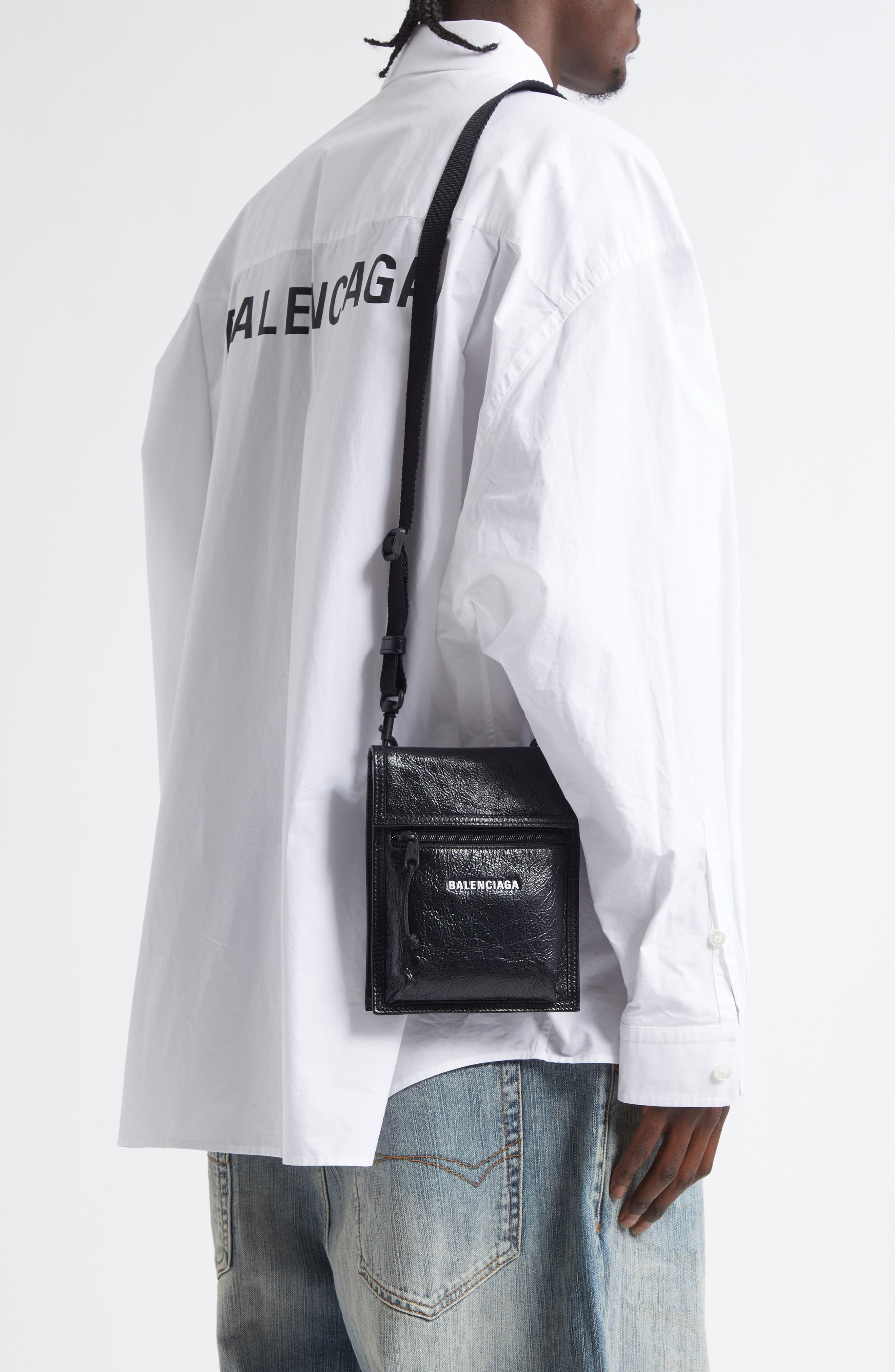 Balenciaga Leather Explorer Pouch, Alternate, color, 1090 Black