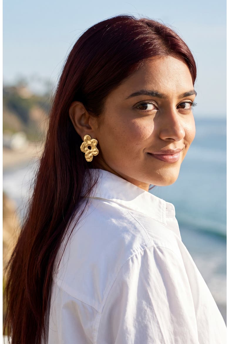 Evie Floral Post Earrings, Alternate, color, GOLD