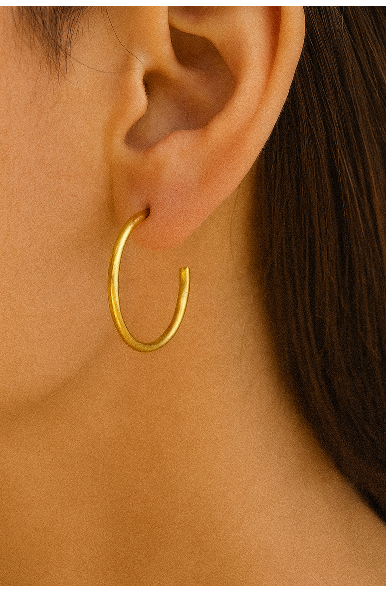 Ottoman Hands Allegra Oval Hoop Earrings, Alternate, color, Gold