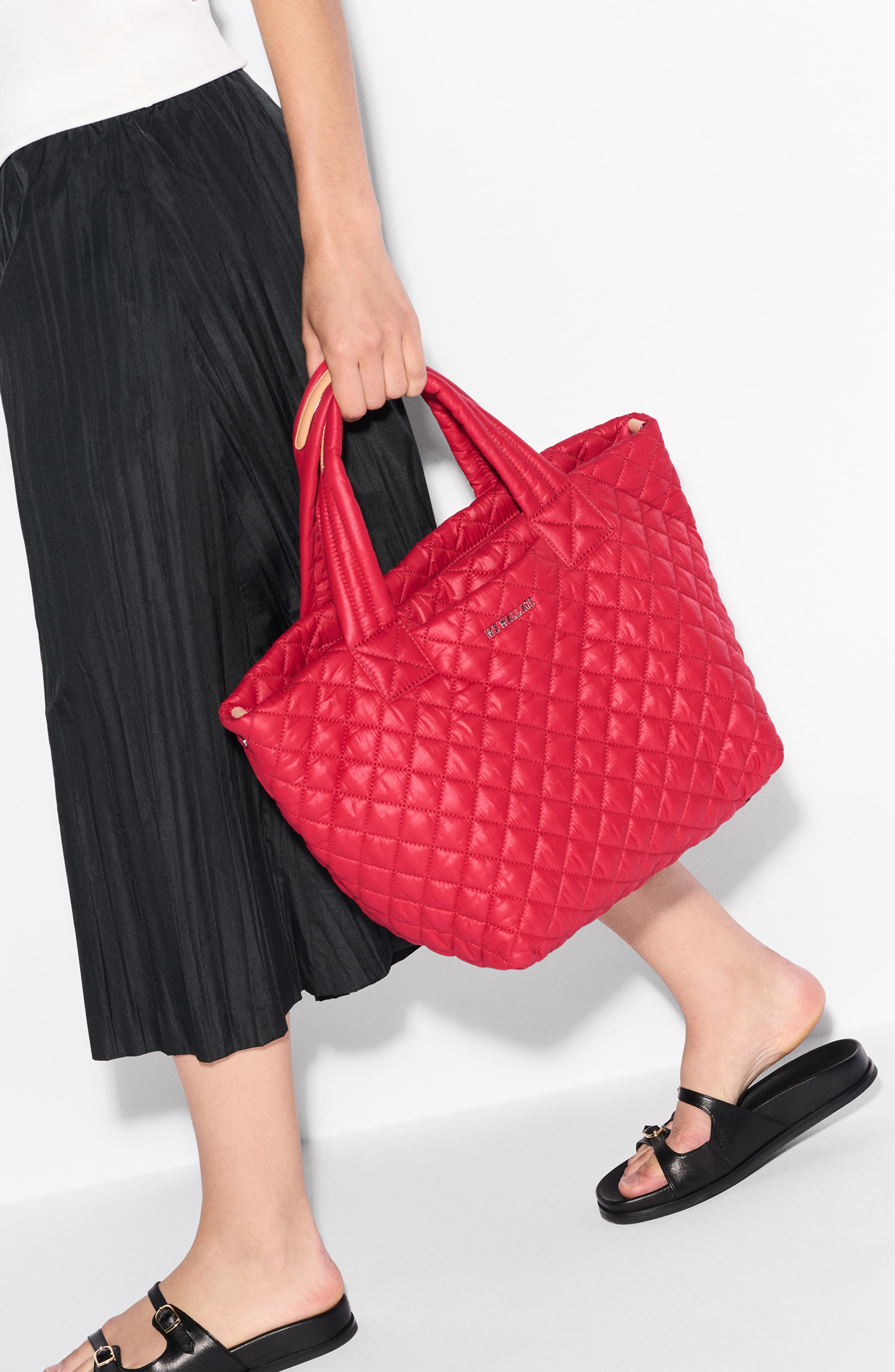 Small Metro Deluxe Quilted Seersucker Tote, Alternate, color, APPLE