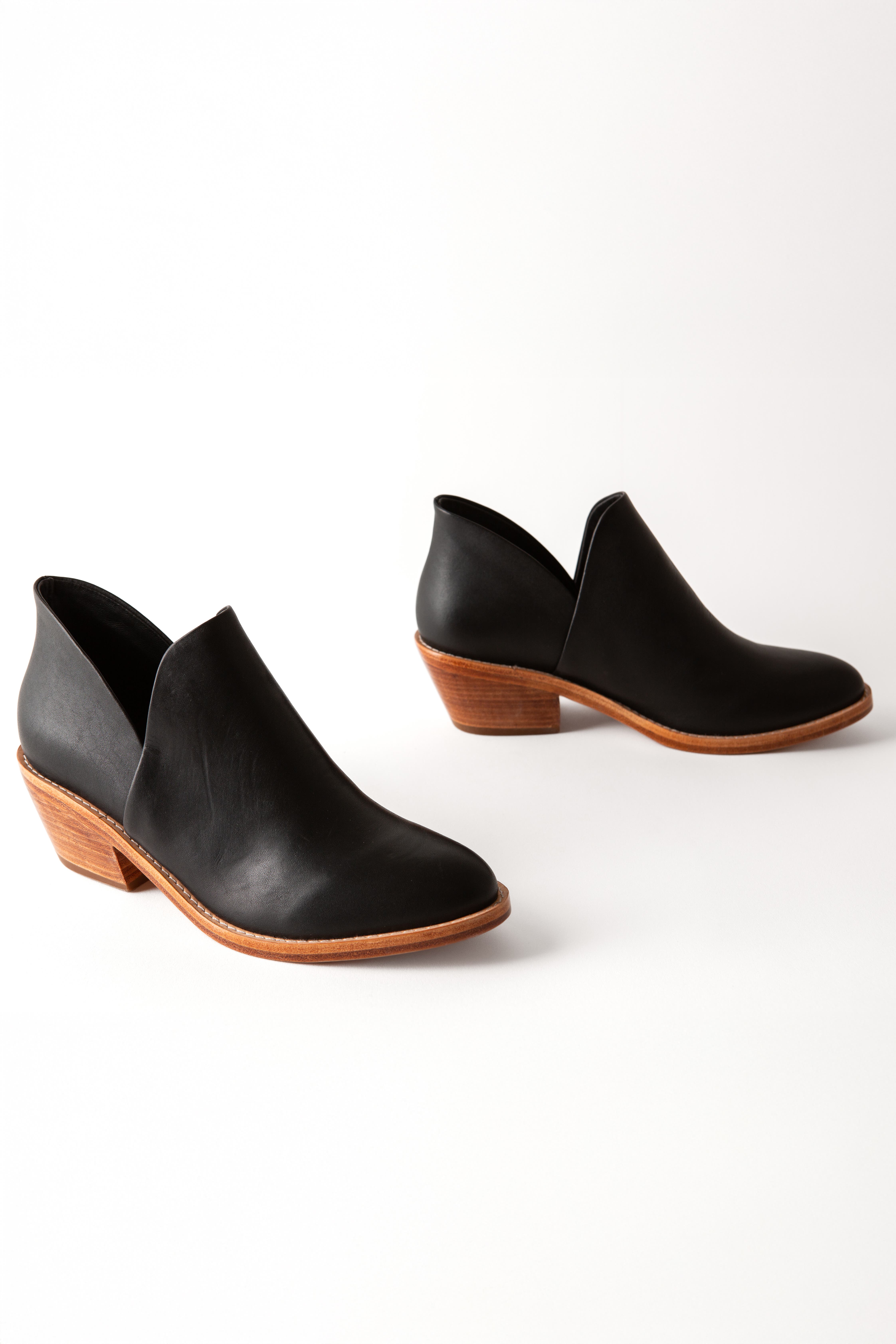 Fortress Elise D'Orsay Boot, Alternate, color, Black