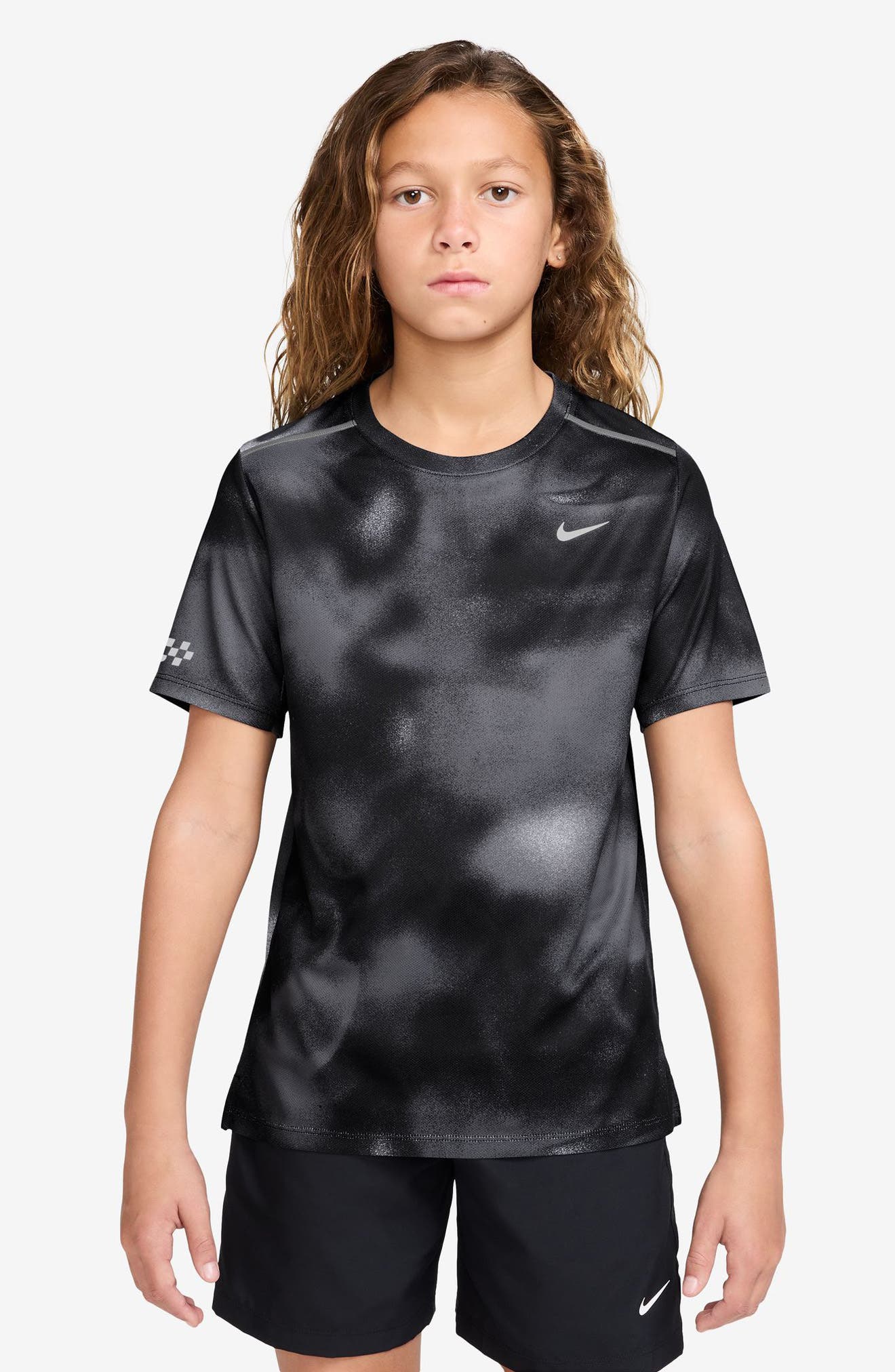 selected BLACK/REFLECTIVE SILVER