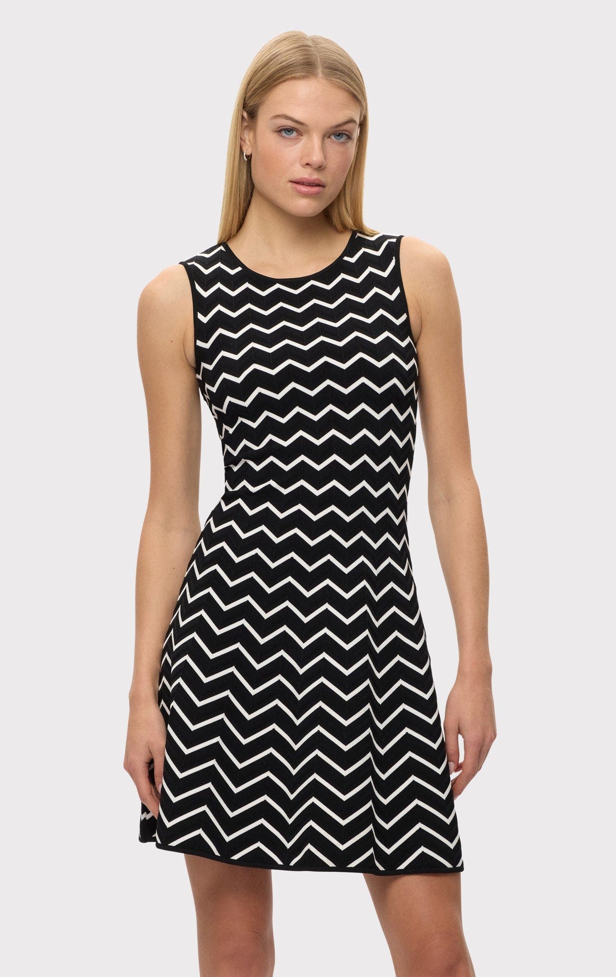 ALABASTER BLACK