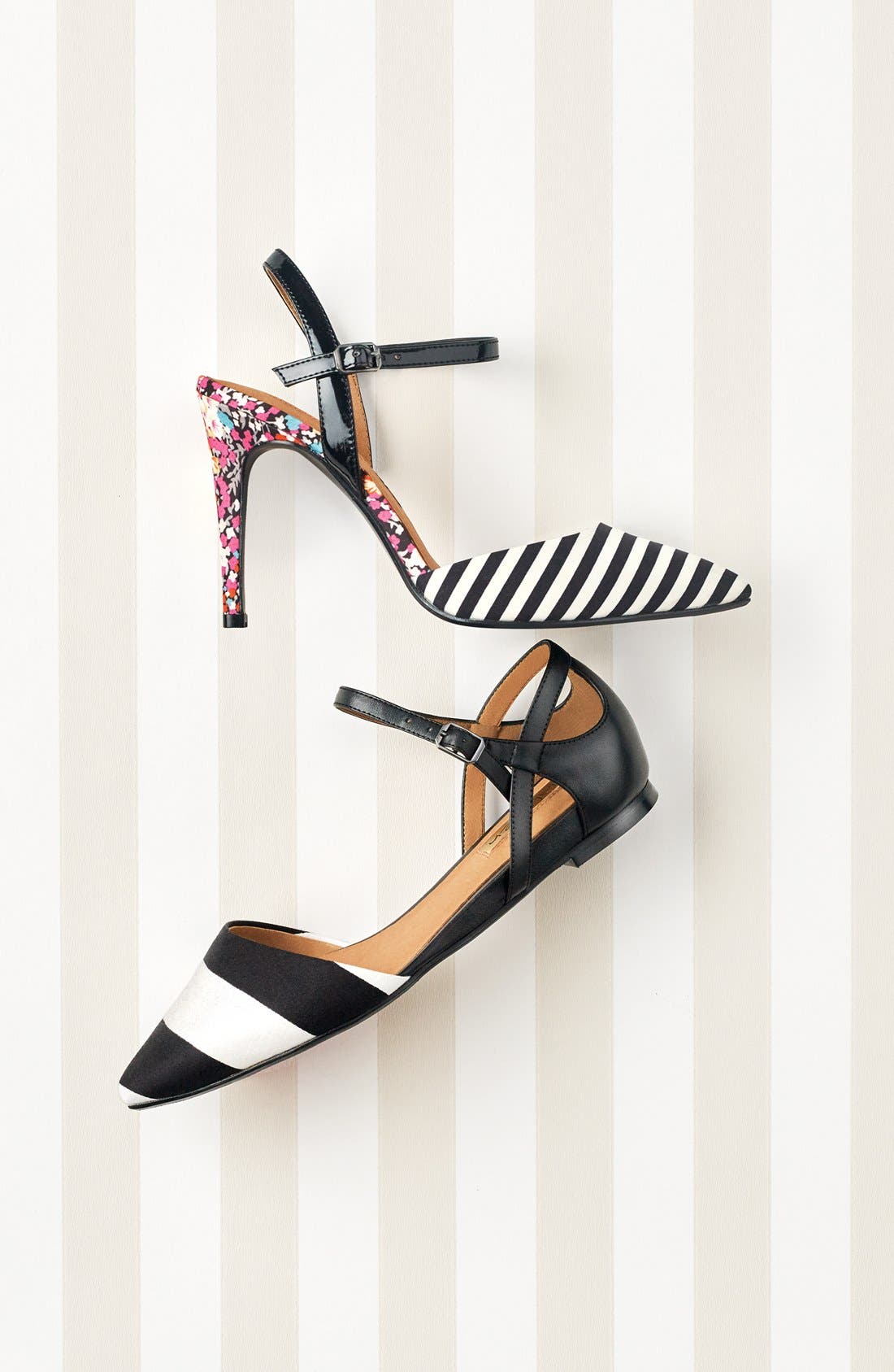 'Delphine' Pointy Toe Pump, Alternate, color, BLACK/ WHITE FLORAL