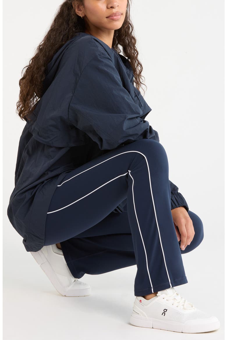 Studio Luxe Piped Bootcut Leggings, Alternate, color, NAVY SAPPHIRE