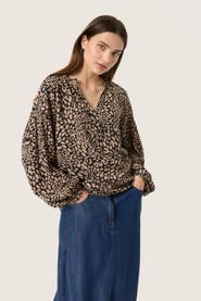 Soaked in Luxury SLNaya Casual Fit Long Sleeve Blouse