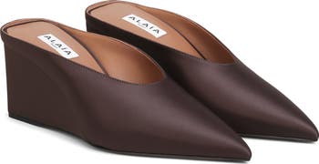 【ALAIA】CUBE スエードゴートスキン ウェッジミュール ALAÏA BLACK CUBE THONG MULES IN SUEDE GOATSKIN |ALAÏA US