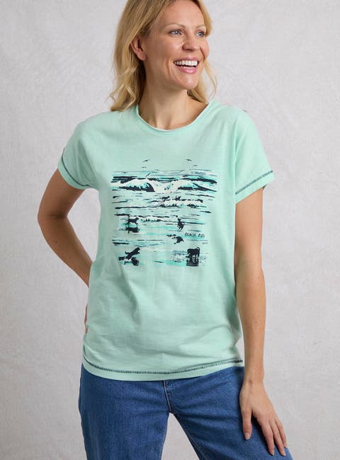 Beach Run Front Print Graphic T-Shirt