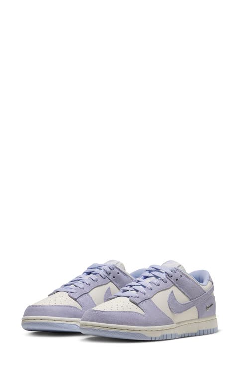 Dunk Low Basketball Sneaker