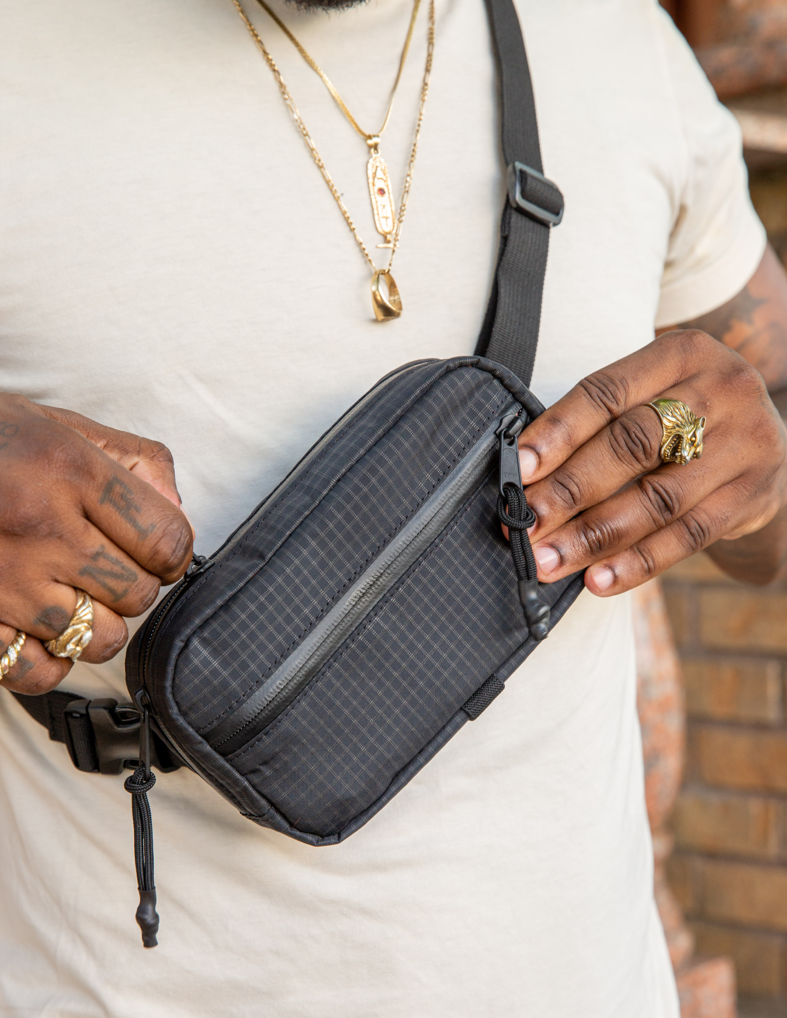 The Brown Buffalo Conceal Waistpack Bag, Alternate, color, Black-Grid