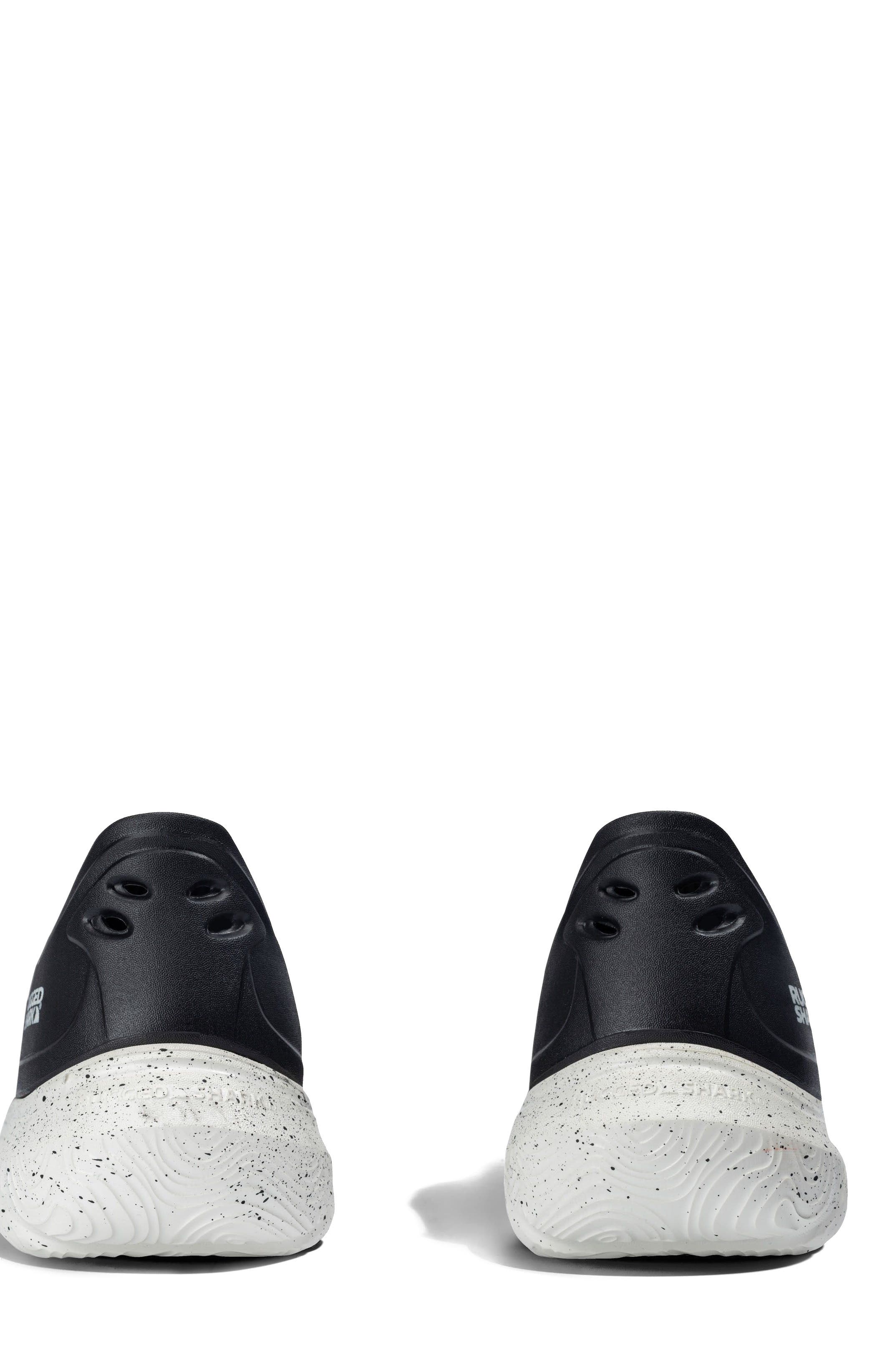 RUGGED SHARK Mens Rift Slip-On Water Shoes, Alternate, color, Black