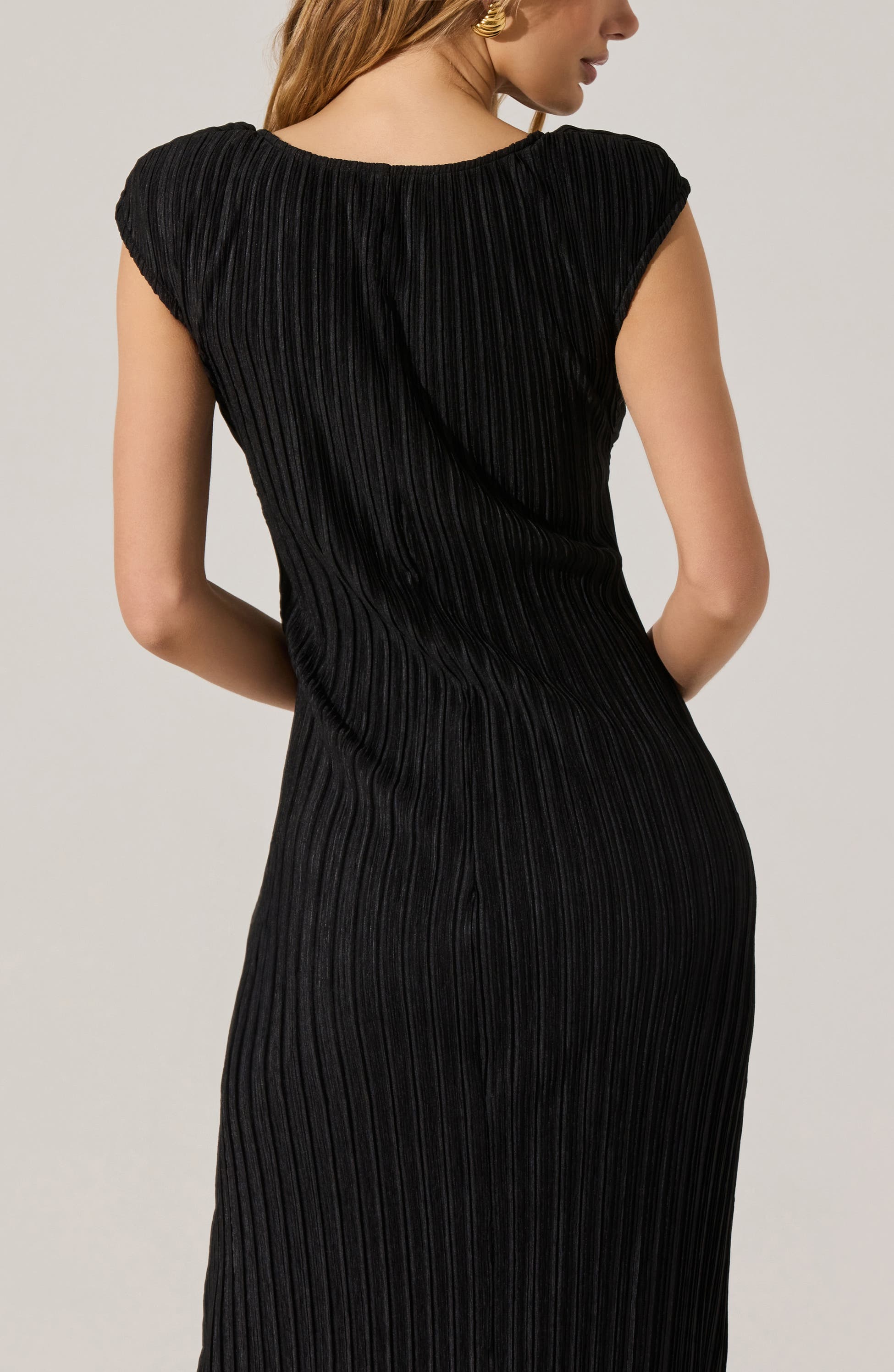 Plissé Cap Sleeve Dress