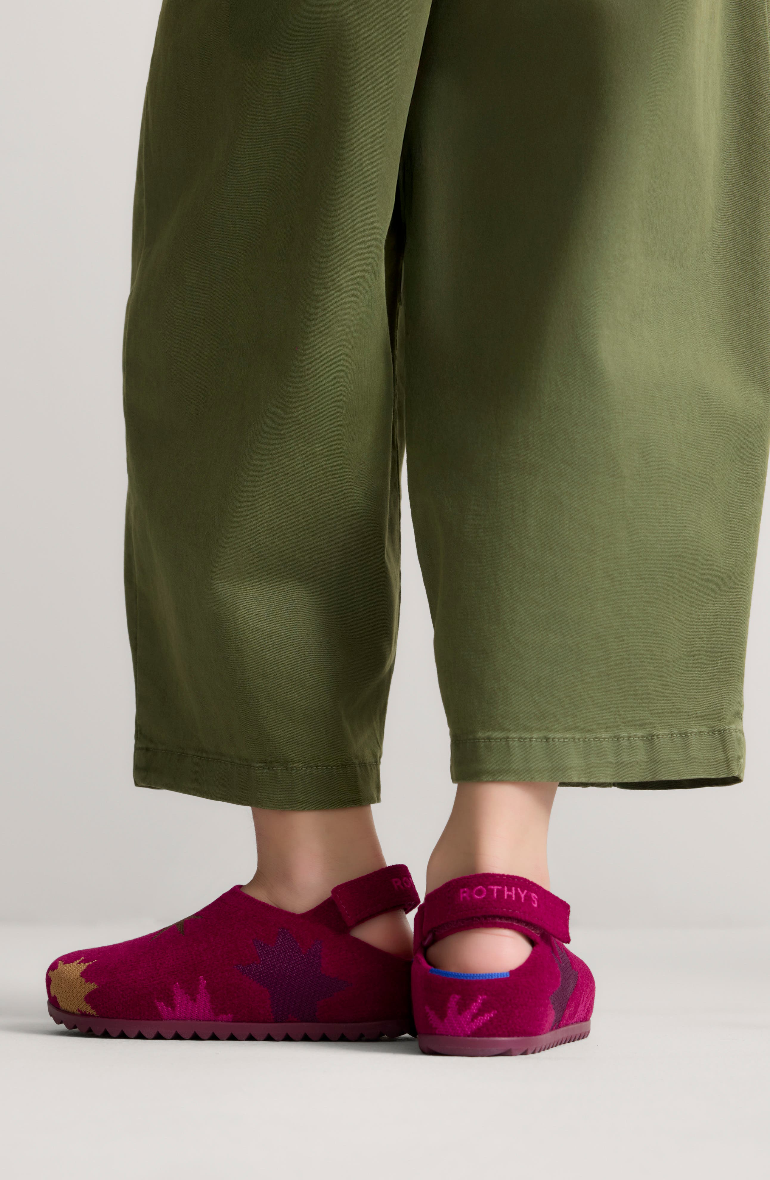 Kids' The Kids Revelvet Clog, Alternate, color, REVELVET FUCHSIA BURST