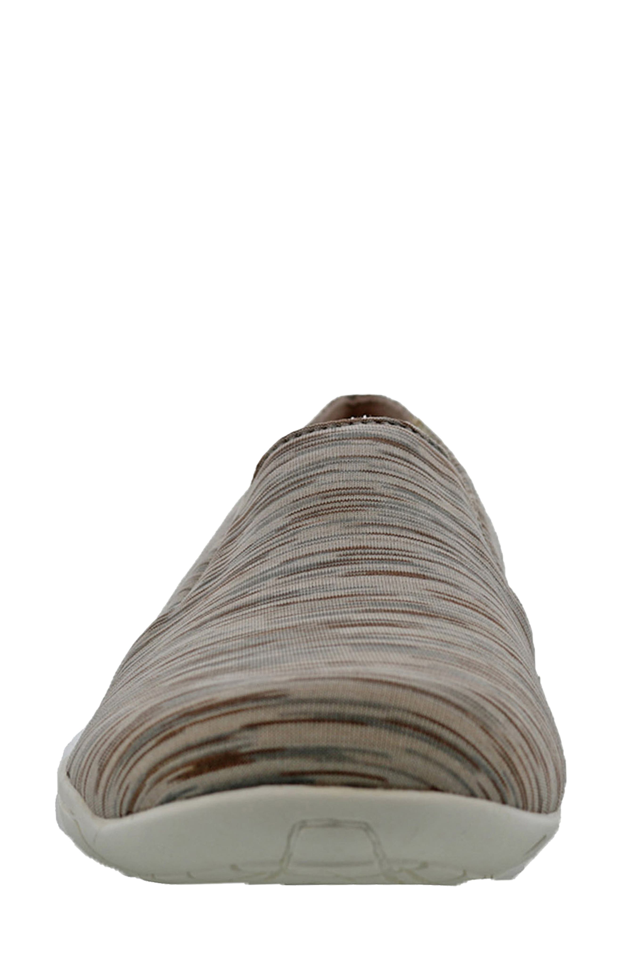 Carmela Flat, Alternate, color, TAUPE MULTI FABRIC