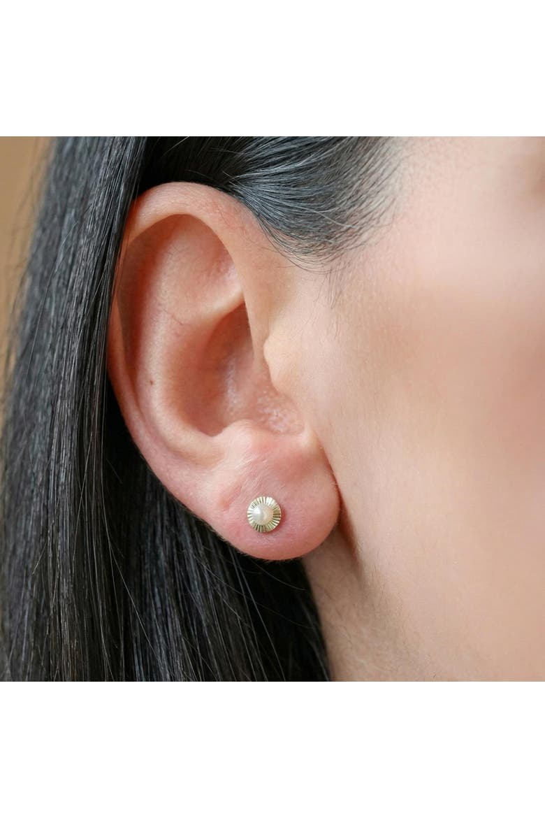 Fluted Pearl Screw Back Stud Earrings, Alternate, color, Gold