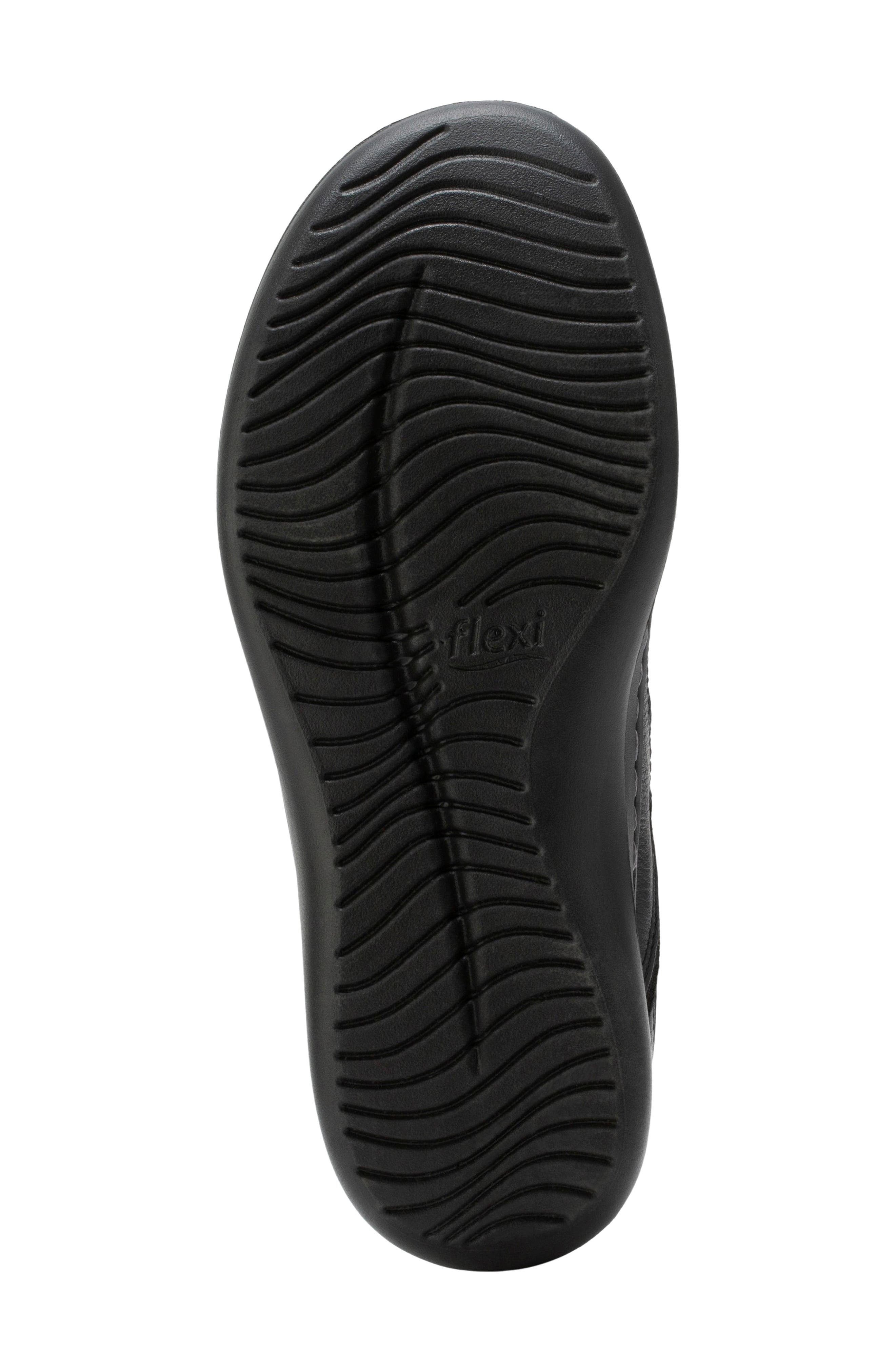 Eastland Wren Clog, Alternate, color, Black