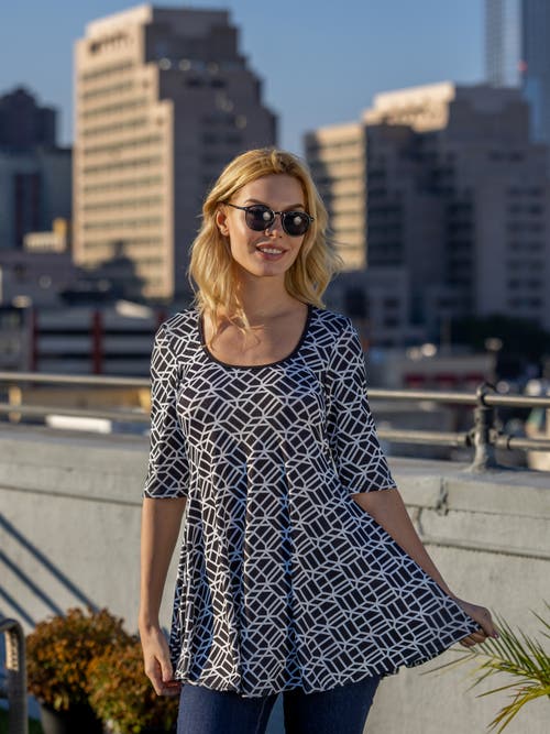 24seven Comfort Apparel Geometric Print Elbow Sleeve Casual Tunic Top In Gray