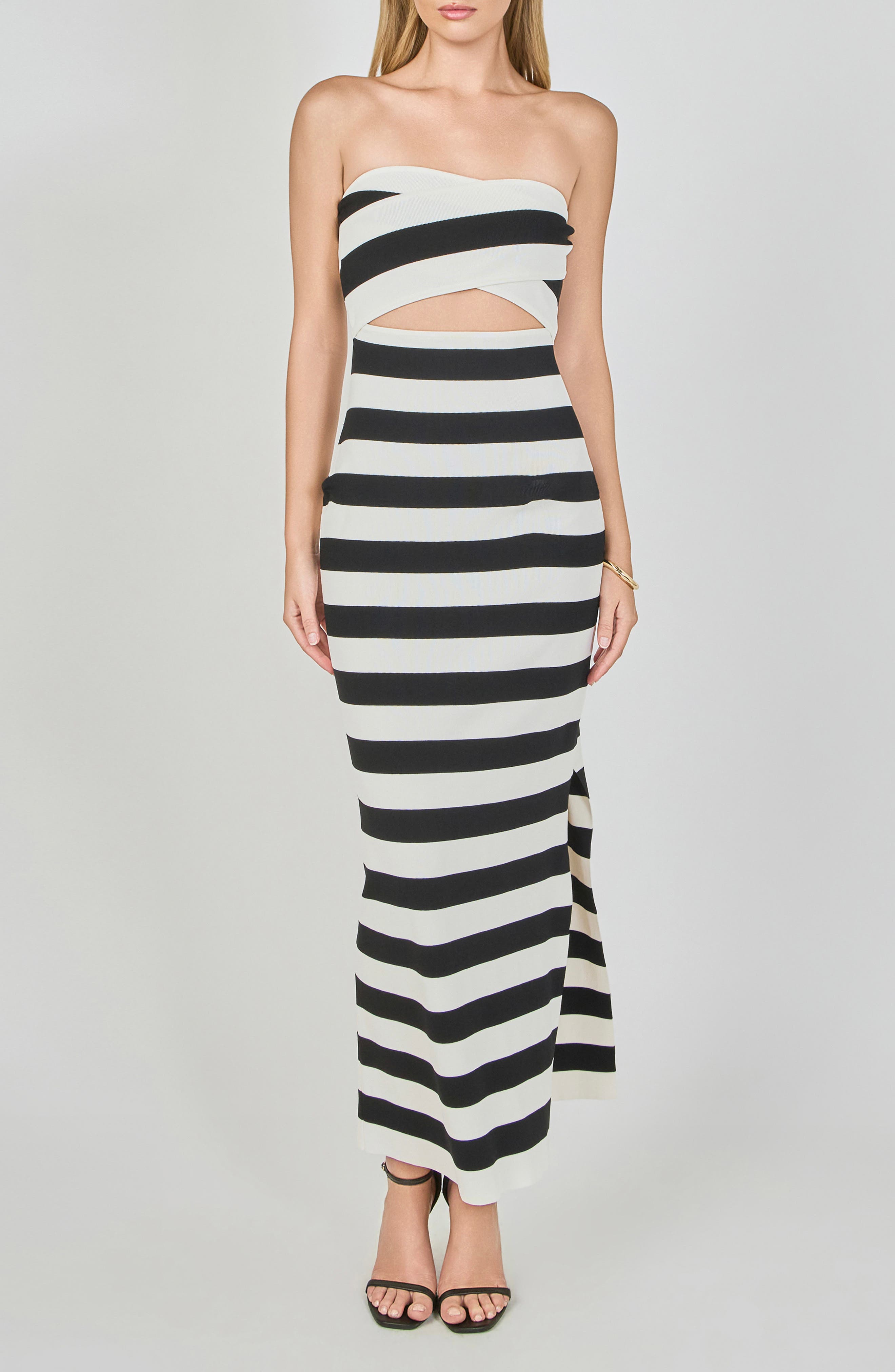 selected BLACK/ WHITE