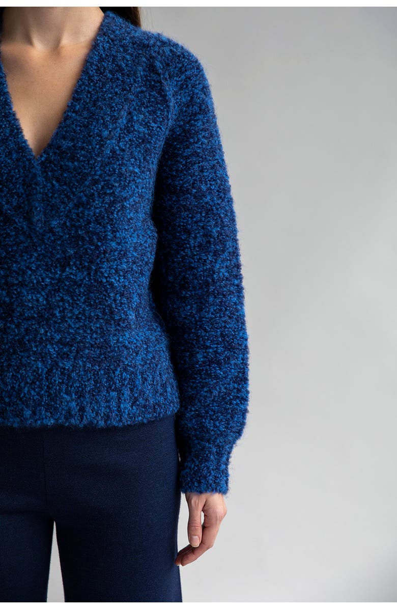 SSKEIN V Neck Boucle Pullover, Alternate, color, Sky Navy