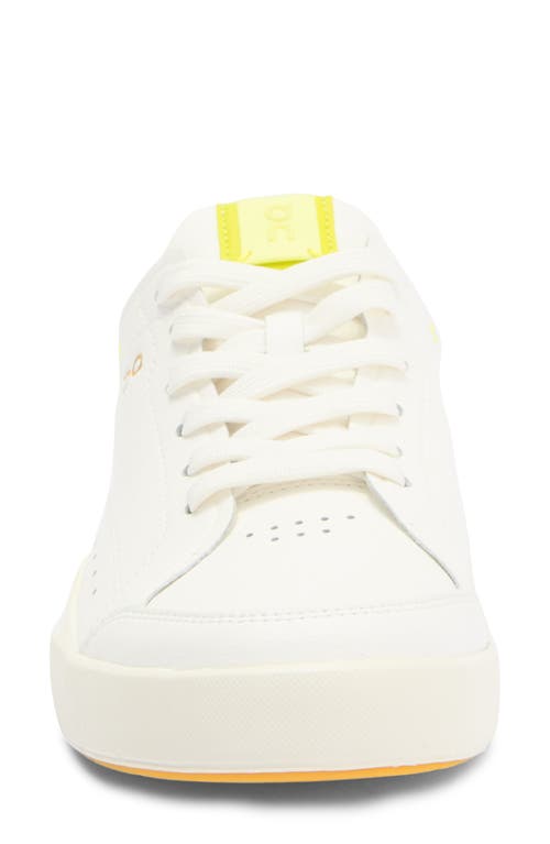 On The Roger Centre Court Sneakers In White/limelight