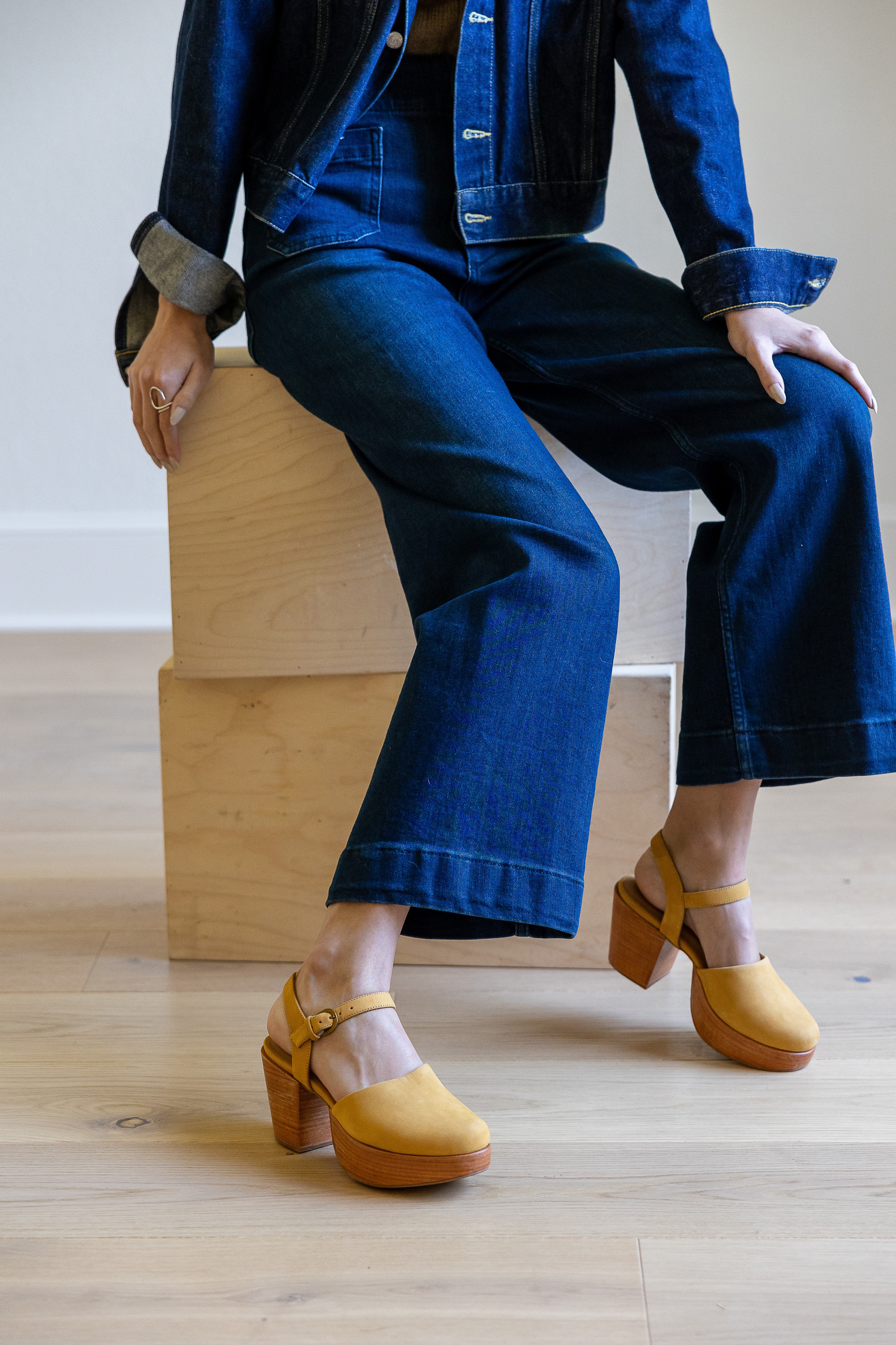 Fortress Willow Mary Jane Platform Clog, Alternate, color, Amber Suede