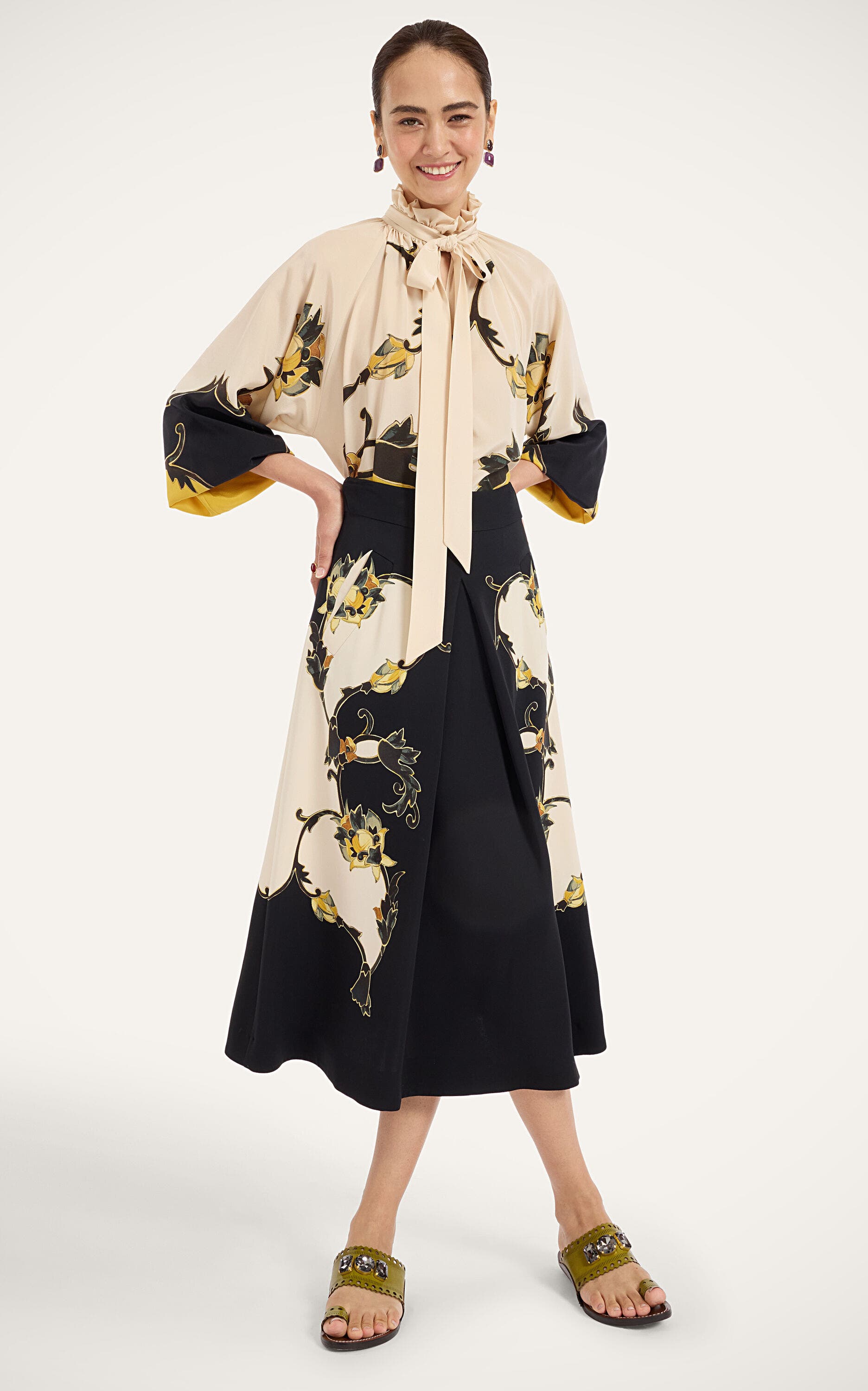 selected Buttercup Placée Black