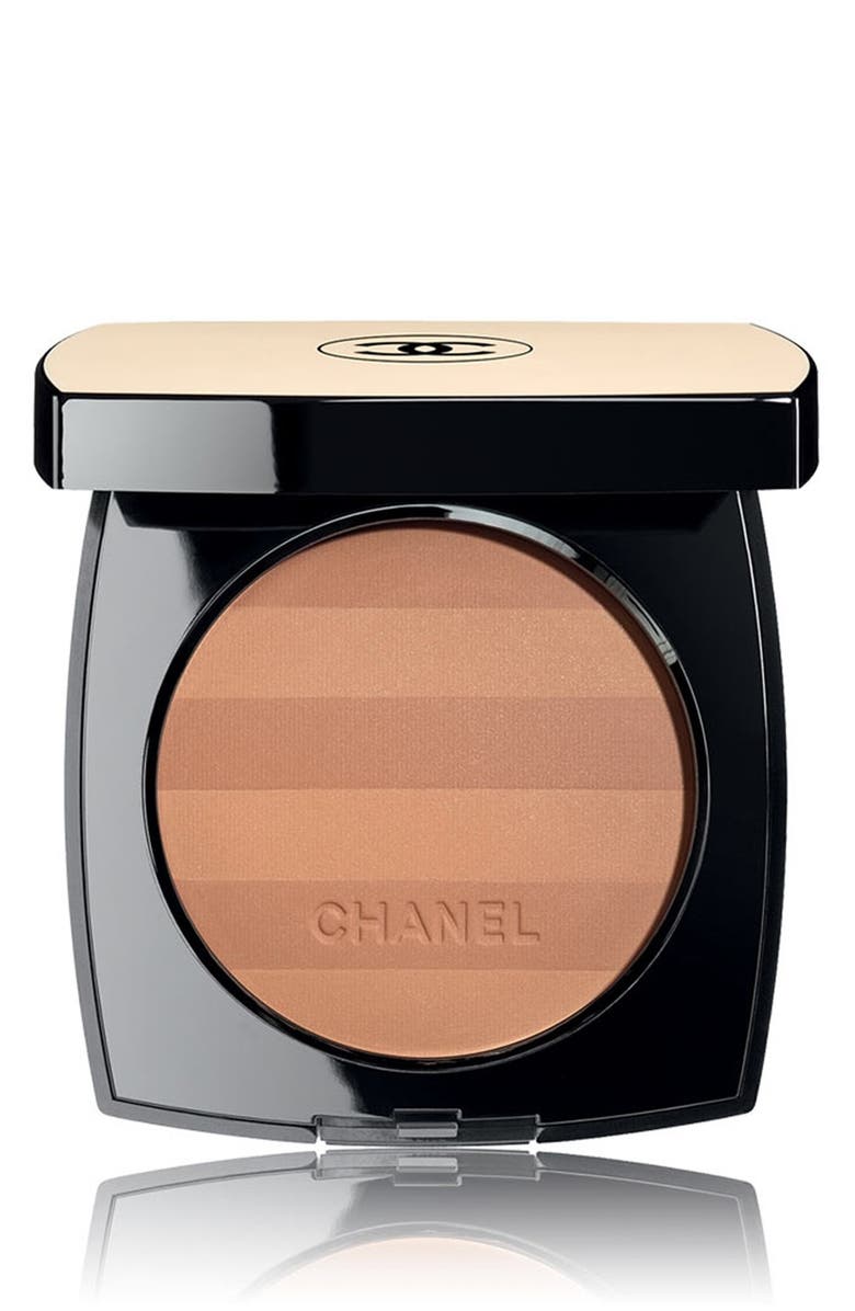 CHANEL LES BEIGES HEALTHY GLOW <br />Multi-Colour Broad Spectrum SPF 15 Sunscreen, Main, color,