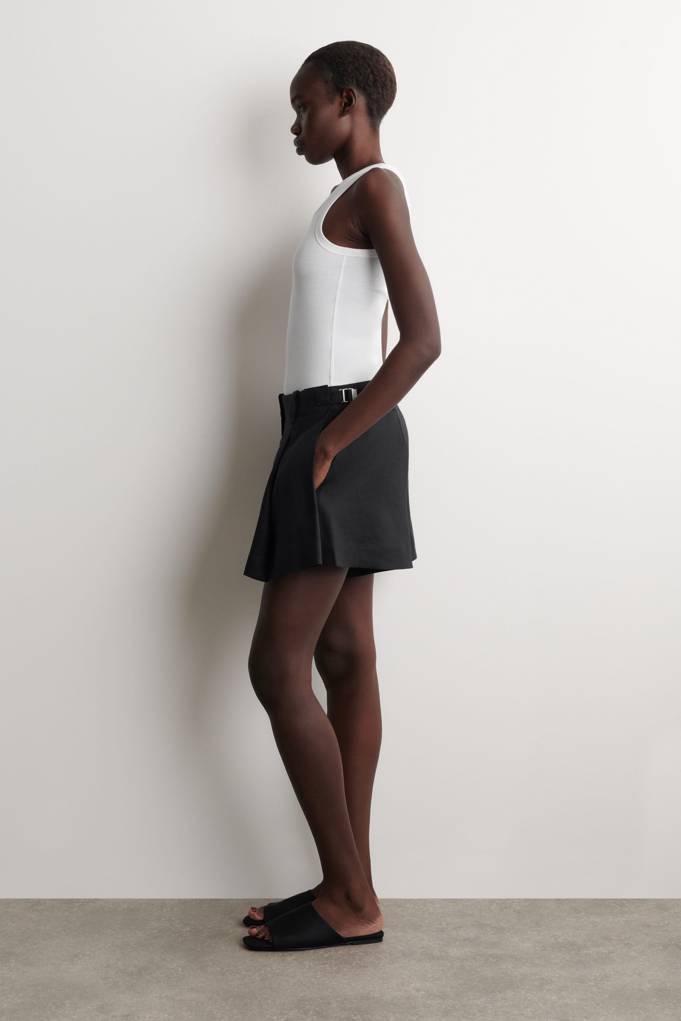 Pleated Belted Linen Shorts - image 2