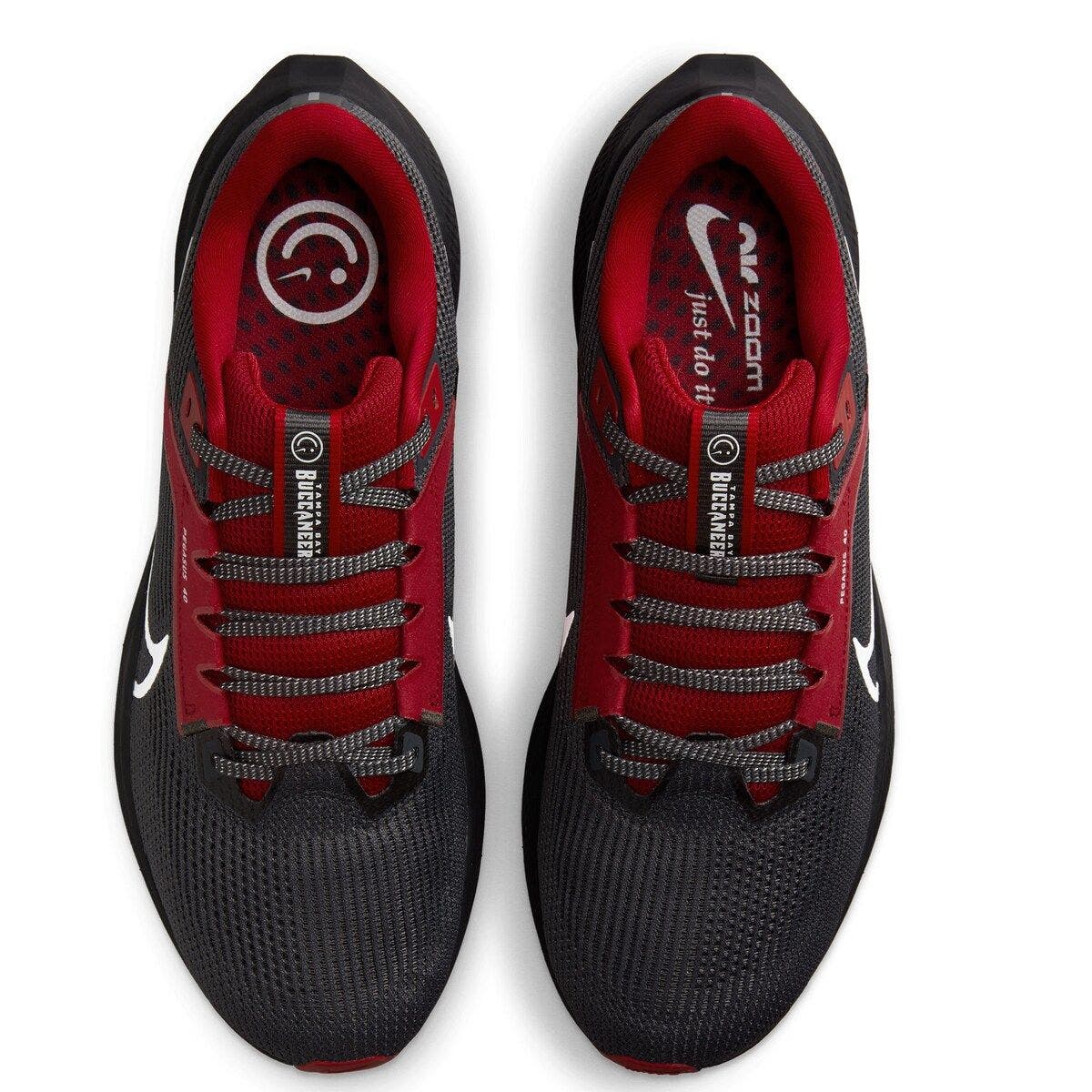 Nike Unisex Nike  Anthracite Tampa Bay Buccaneers Zoom Pegasus 40 Running Shoe, Alternate, color, 