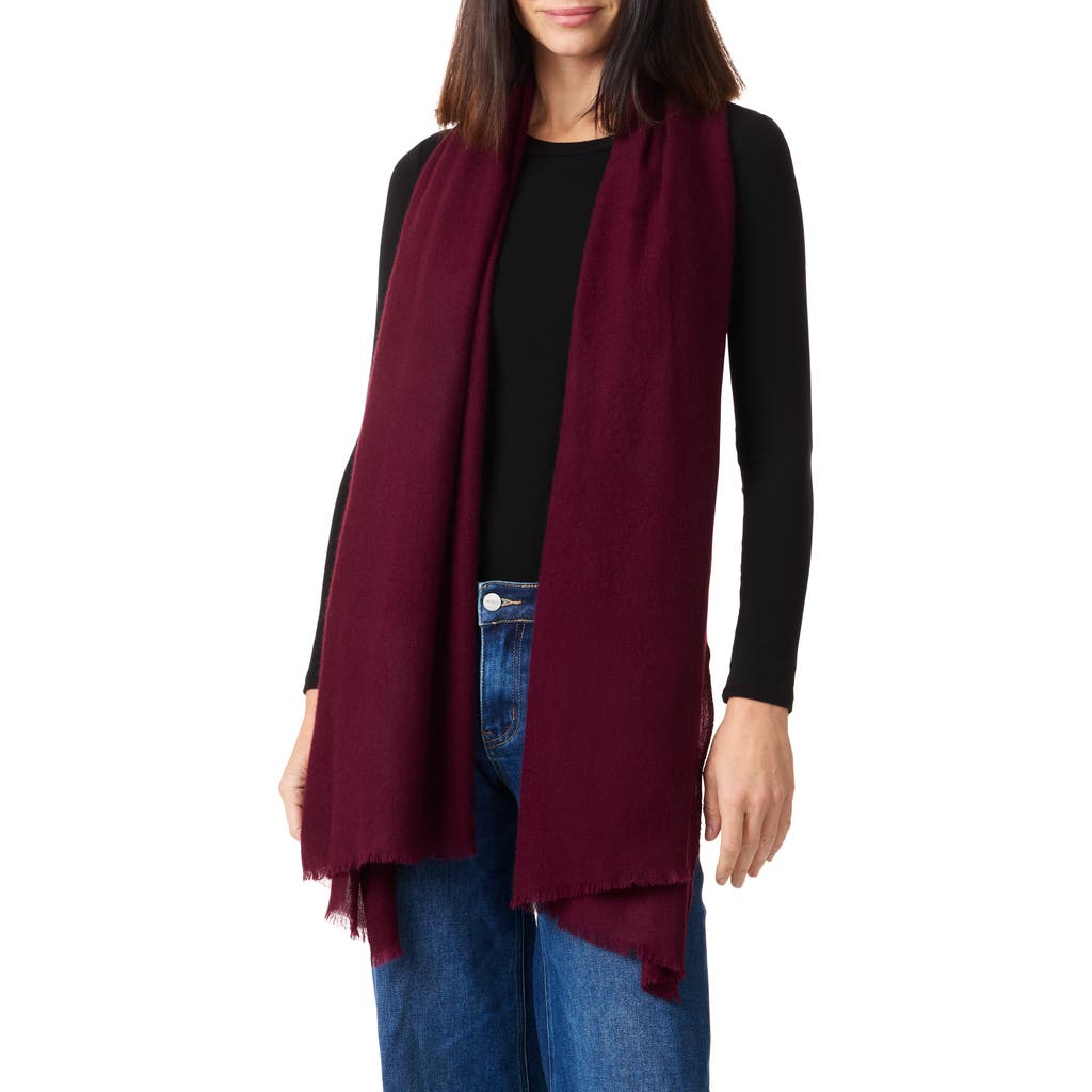 Amicale Cashmere Solid Wrap In Burgundy