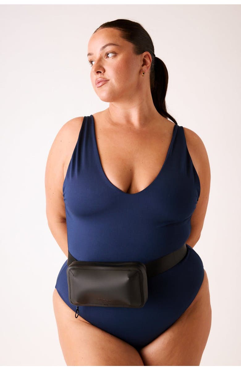 LONDRE BODYWEAR The Orea Waterproof Belt Bag, Alternate, color, Matte Black