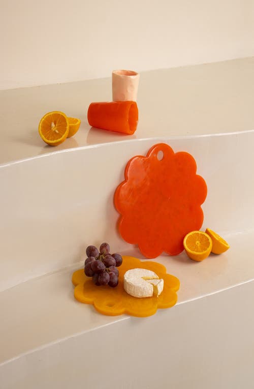 CASA AMAROSA CASA AMAROSA SCALLOPED RESIN CHEESE & CHARCUTERIE BOARD 