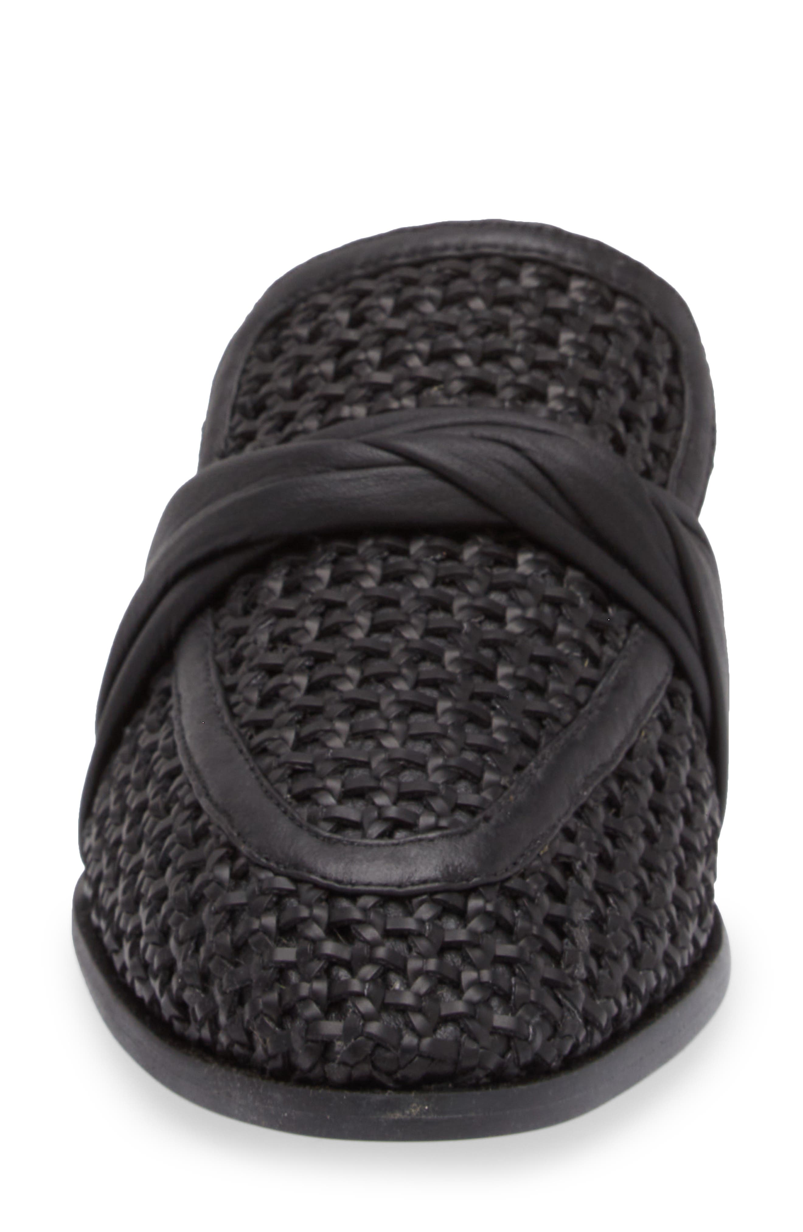 Kaanas Miles Mule, Alternate, color, 