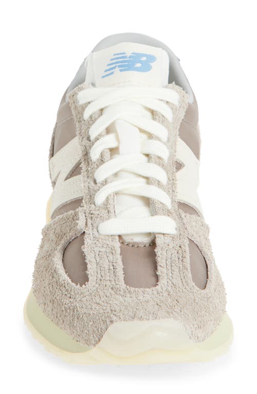 New Balance Gender Neutral 471 Sneaker