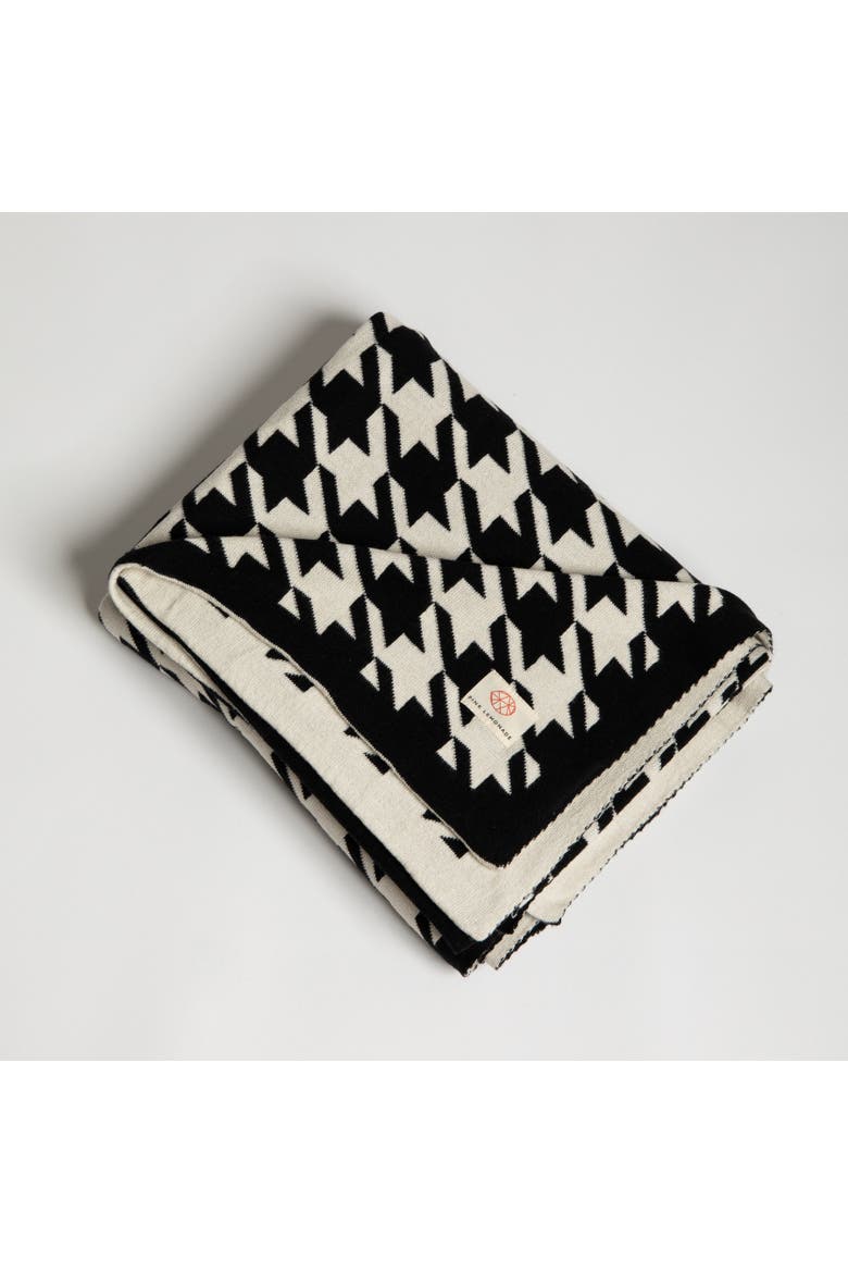 Houndstooth Organic Cotton Throw Blanket, Alternate, color, Black