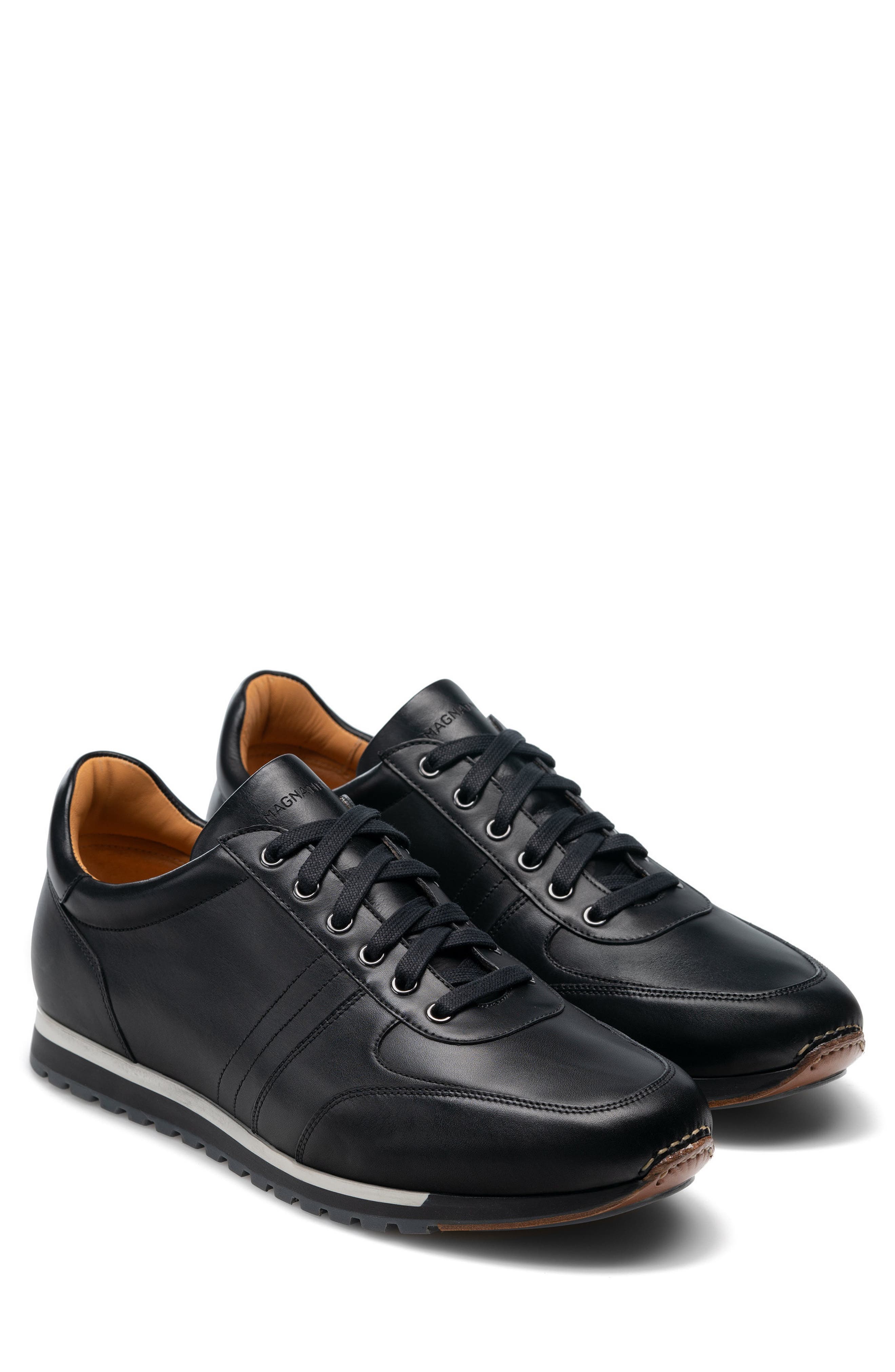 BLACK/ BLACK