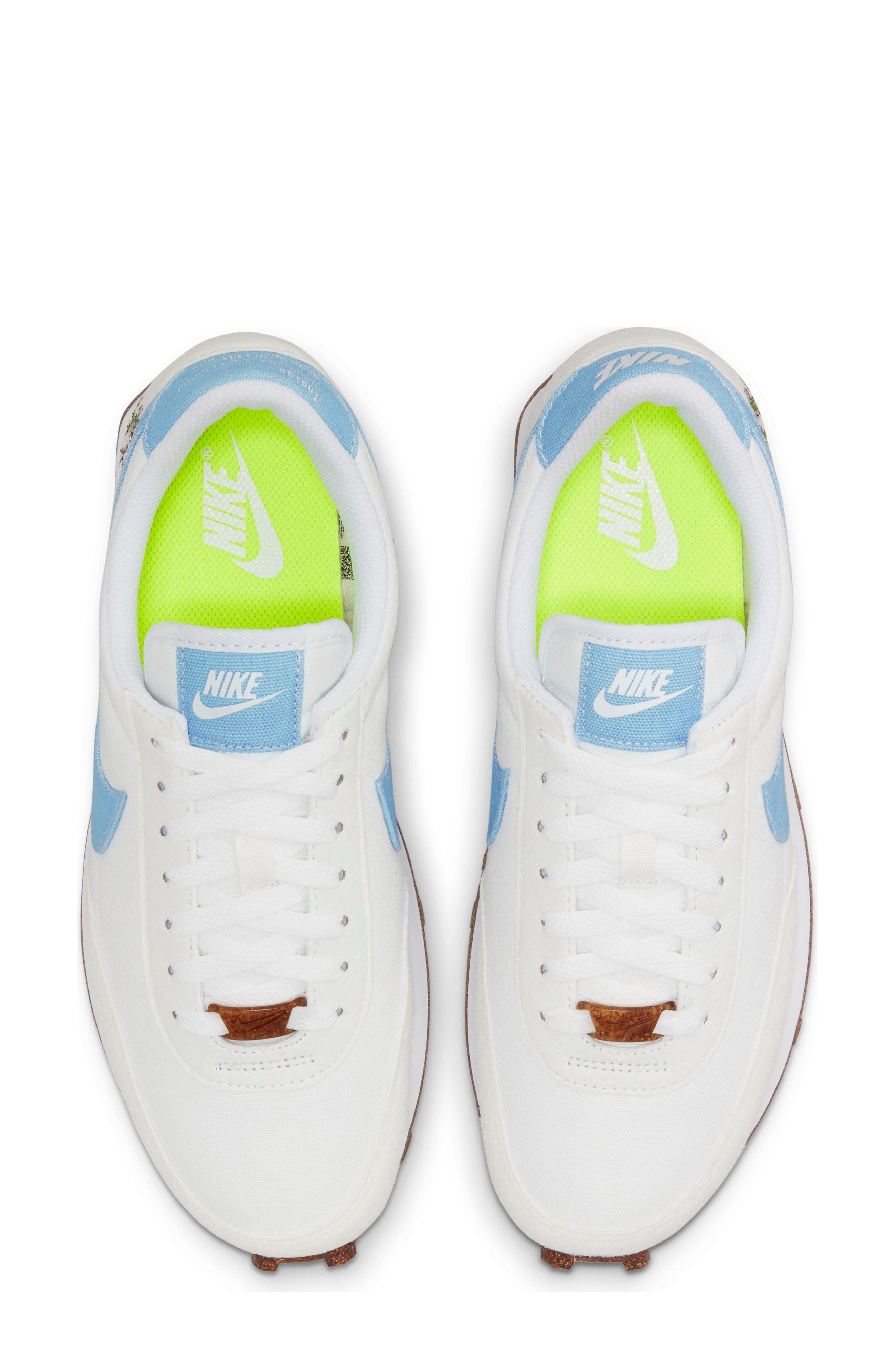 Nike DayBreak SE Sneaker, Alternate, color, 