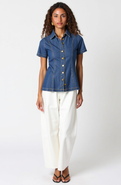 Modenaire Fitted Denim Short-Sleeve Button-Front Shirt