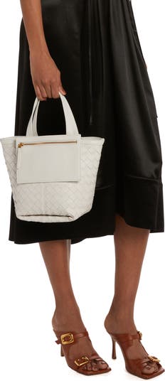 【送料込】BOTTEGA VENETA_Small Intrecciato leather tote bag Bottega Veneta® Small Intrecciato North-South Tote in Black