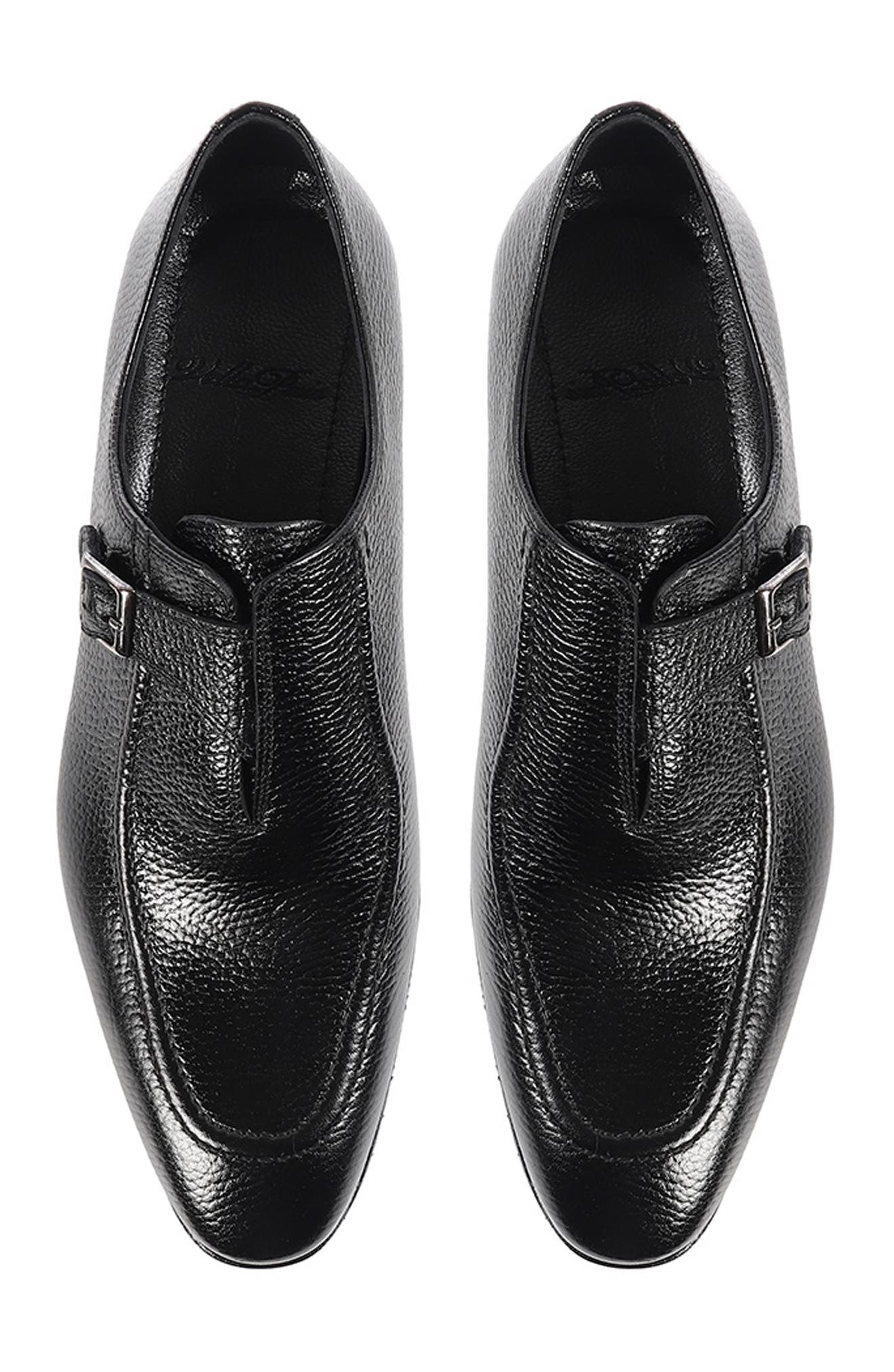 VELLAPAIS Voyage Apron Toe Loafer, Alternate, color, Black