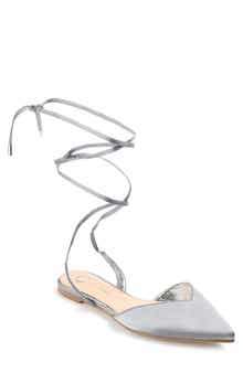 Journee Collection Lace-up Pointed-toe Flat