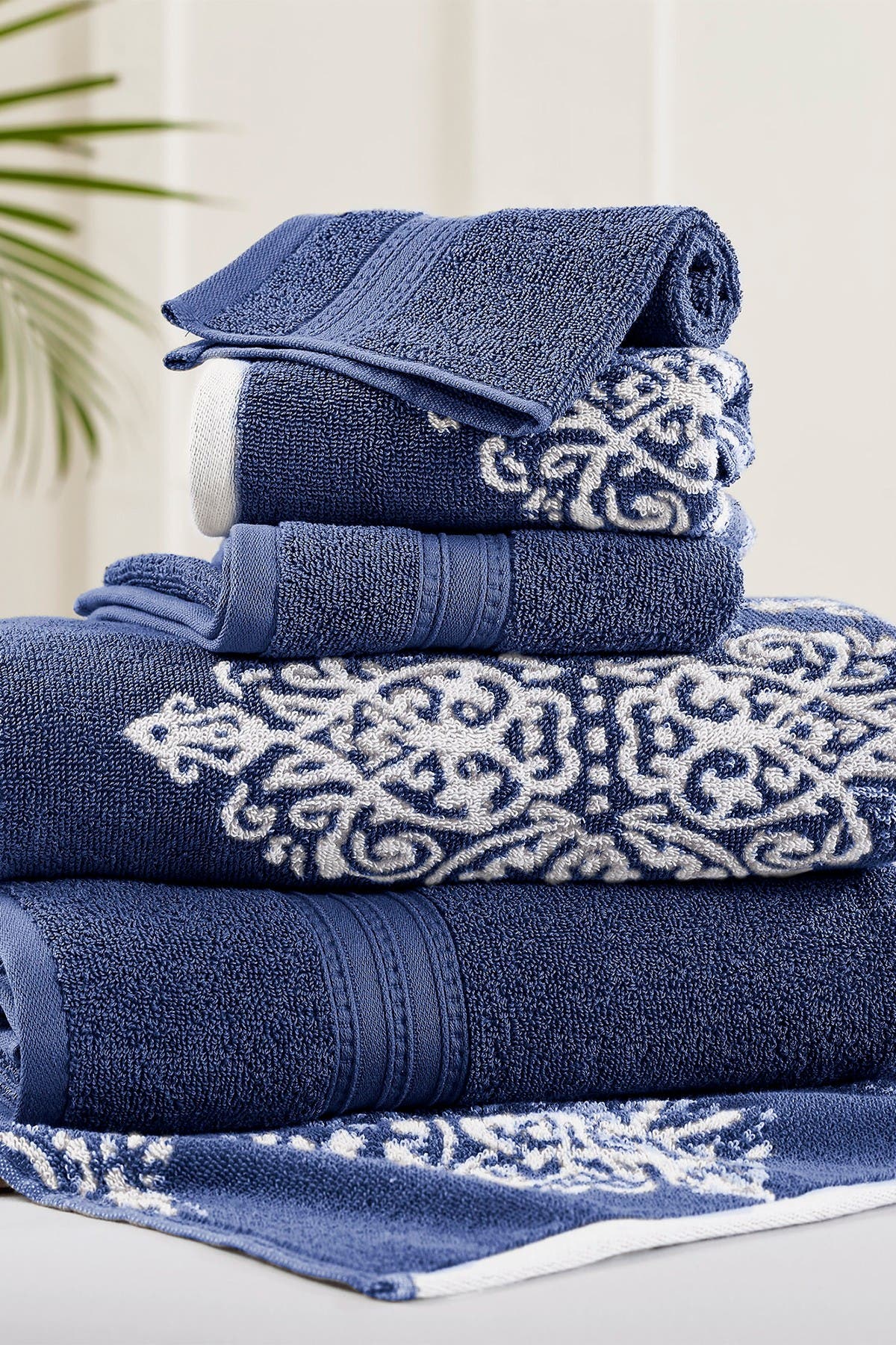Modern Threads Gray Artesia Damask Reversible Yarn-Dyed Jacquard 6-Piece Towel Set