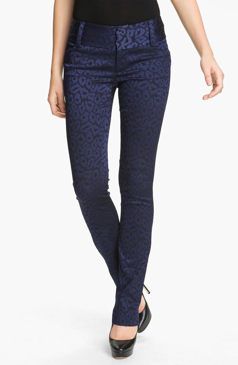 Alice + Olivia 'Andrew' Leopard Print Skinny Pants, Alternate, color, 