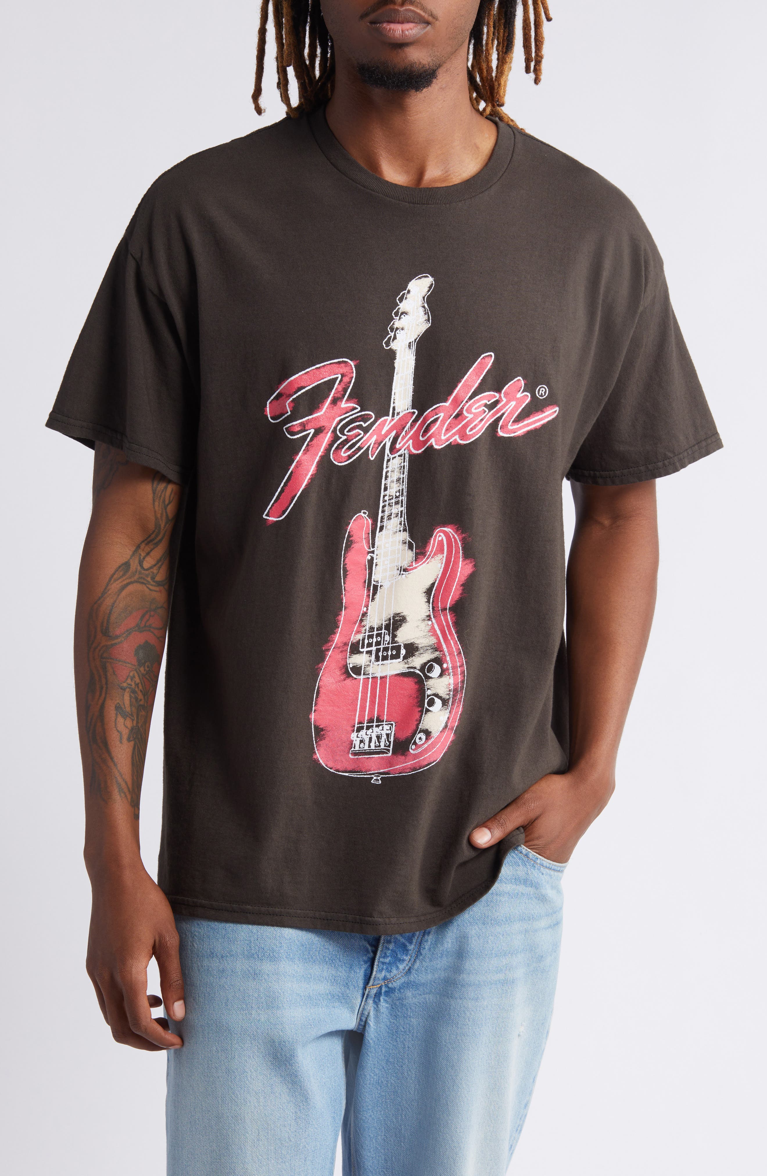 Merch Traffic Fender Graphic T-Shirt in Charcoal Pigment Wash 