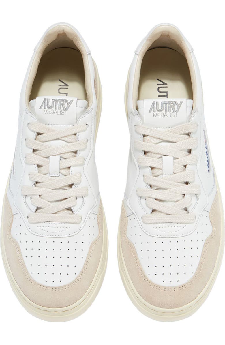 AUTRY Medalist Low Sneaker, Alternate, color, White W/ White