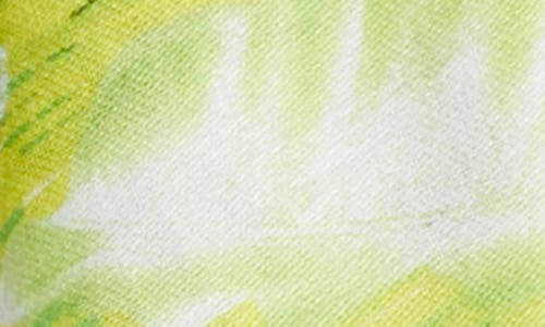 Area Stars Leaf Print Scarf In Green