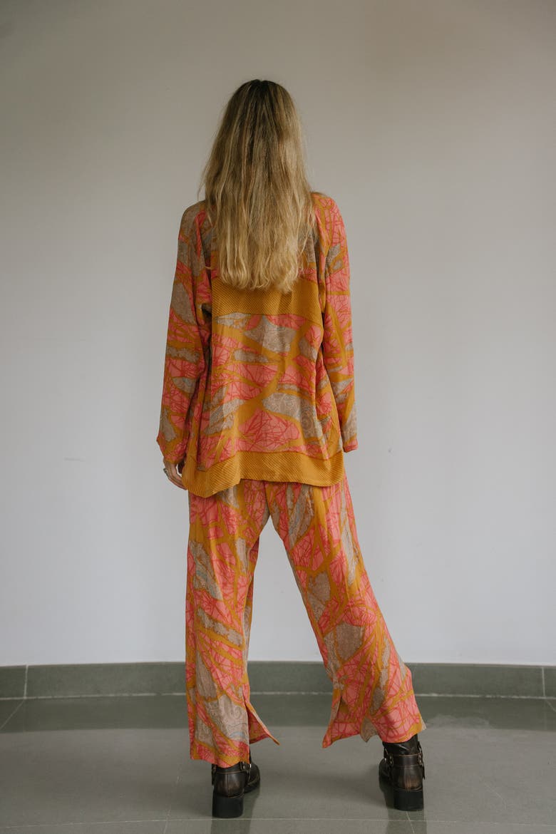 The Set Travis, Alternate, color, Peach Print