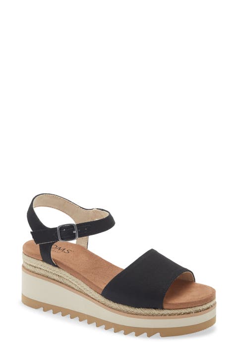 Flora Sandal (Women)