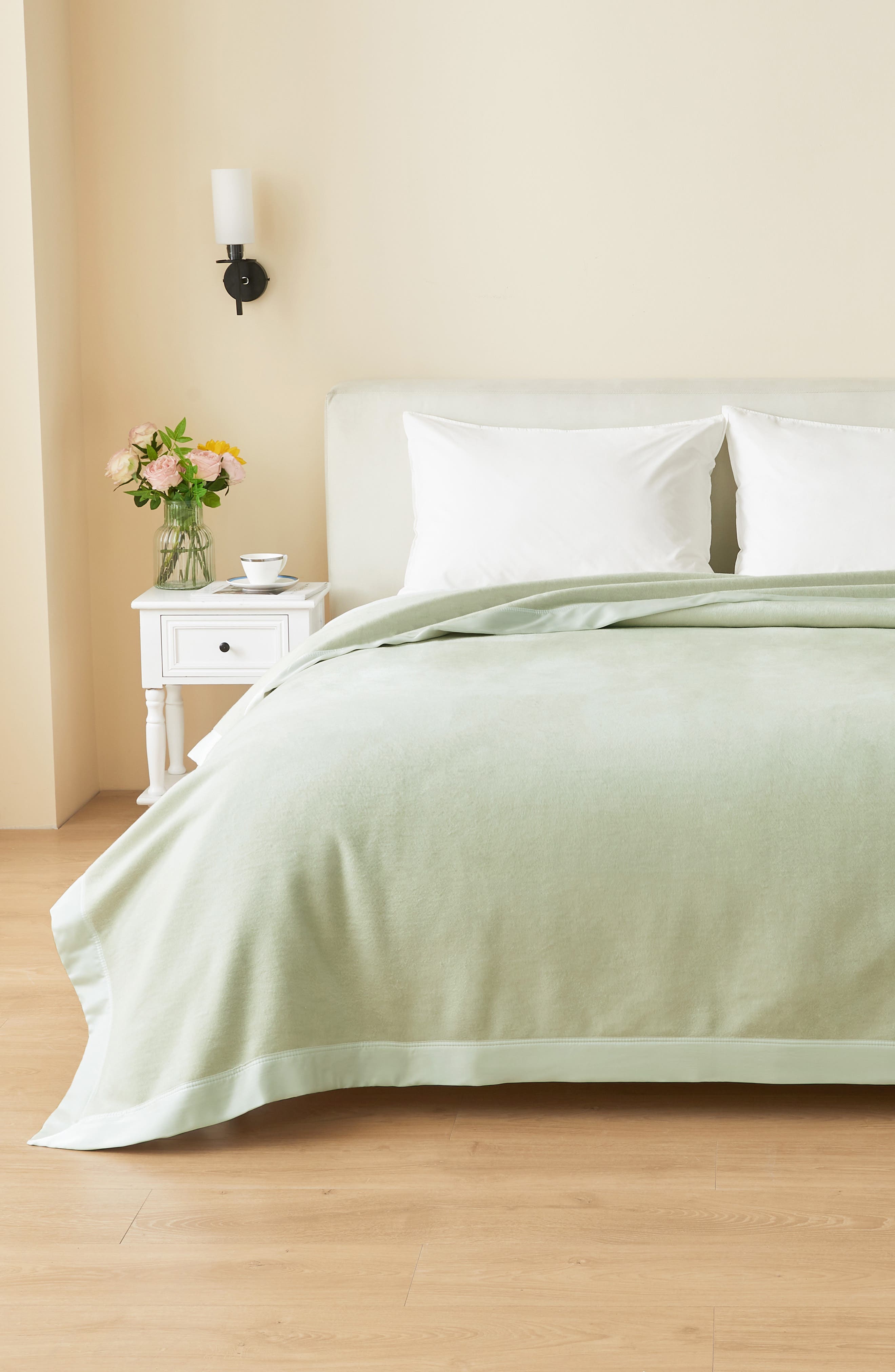 MELANGE HOME Plaza Silk Blanket